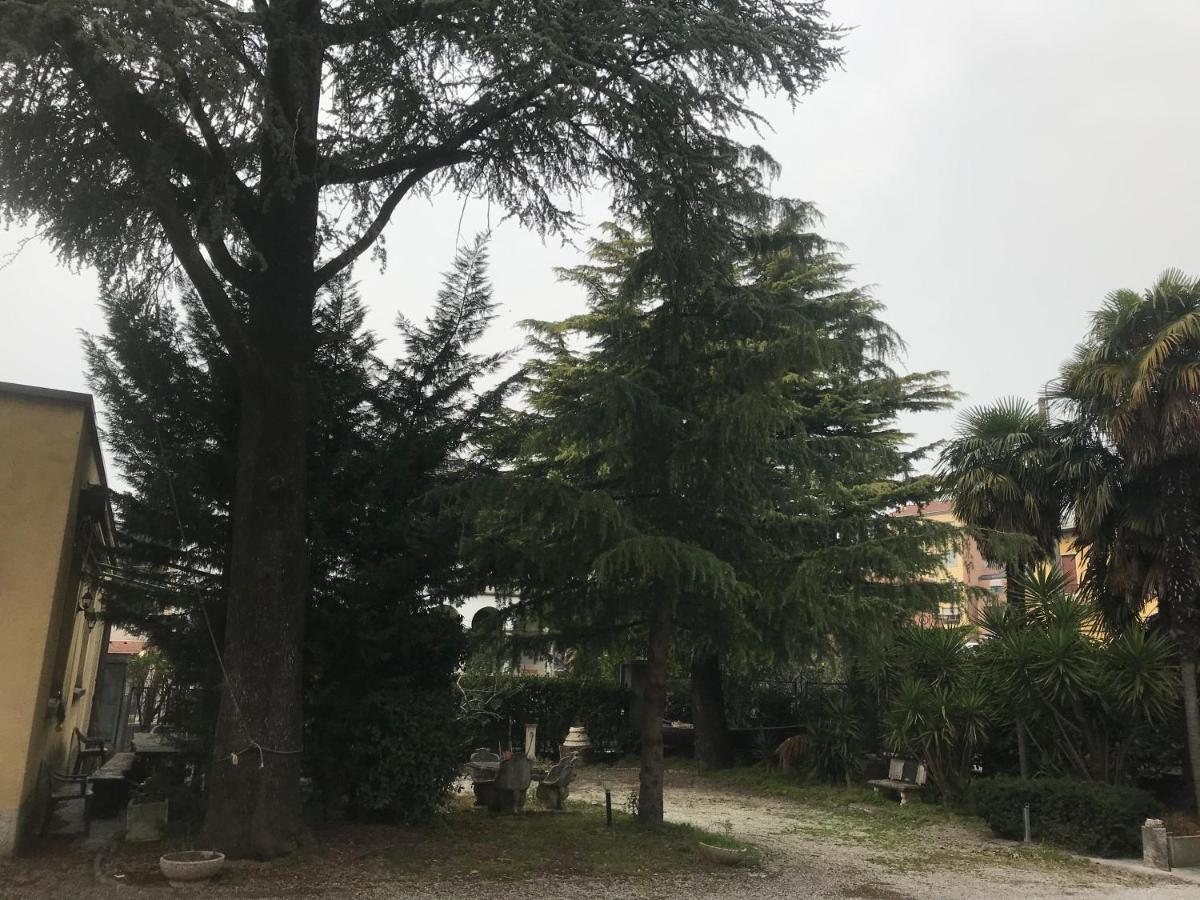 B&B " Guzzi - Inn " Mandello del Lario Luaran gambar